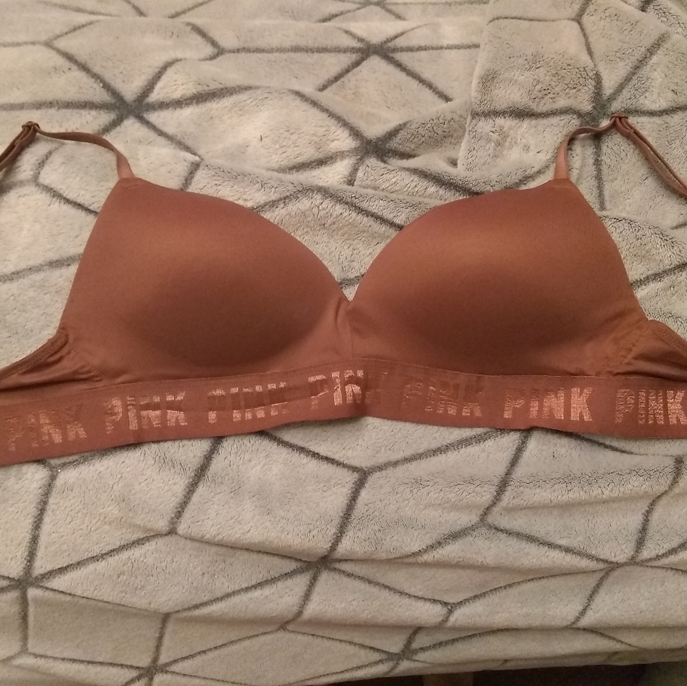 Victoria's Secret Pink Wear Everywhere Wireles Bra